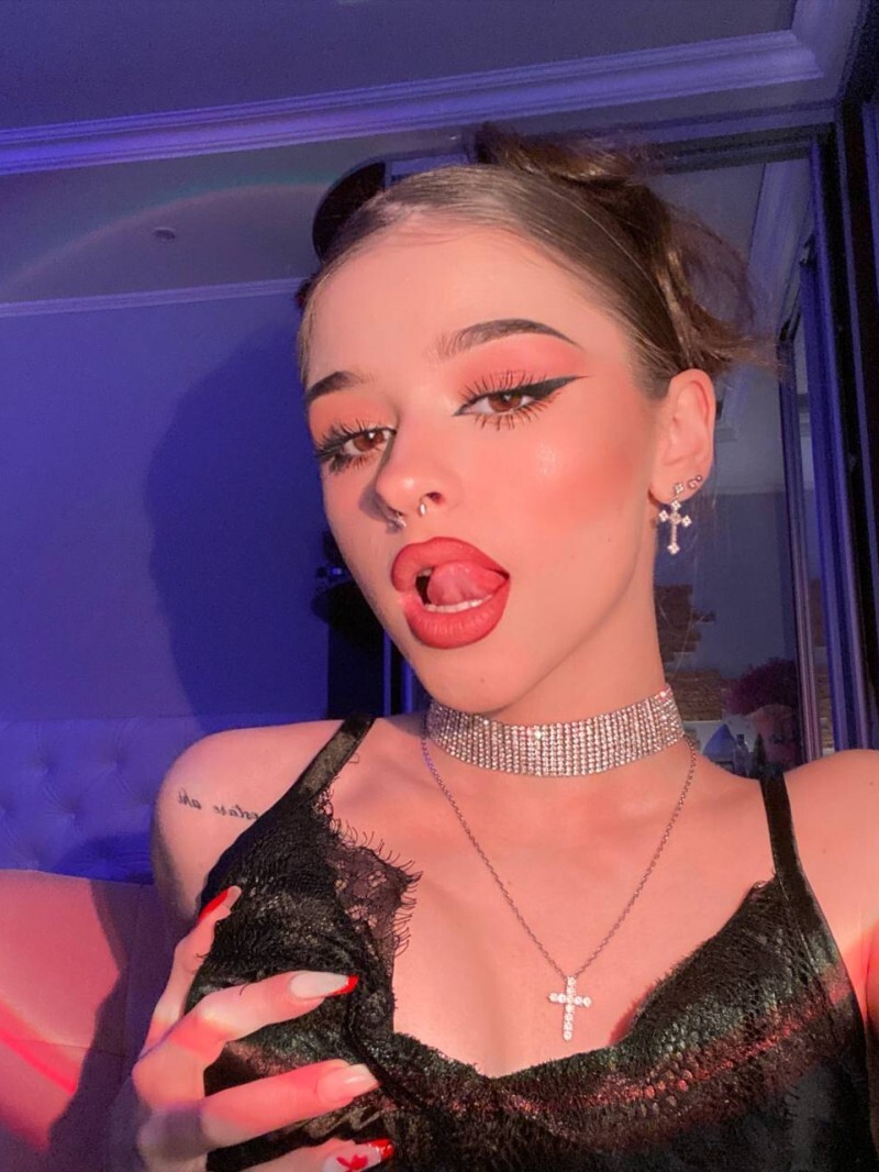 Шлюха Питера Наденька +7(981)167-67-19